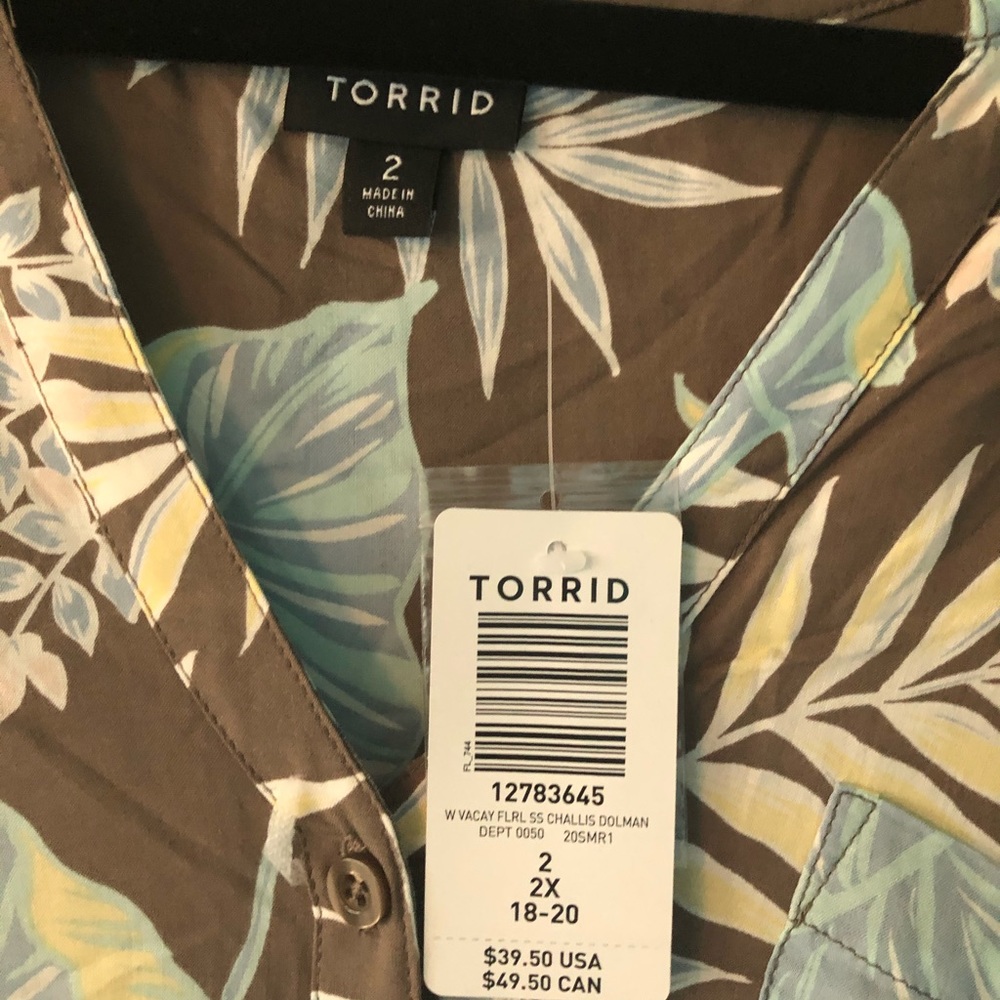 NWT Torrid Vacation Shirt SZ 2